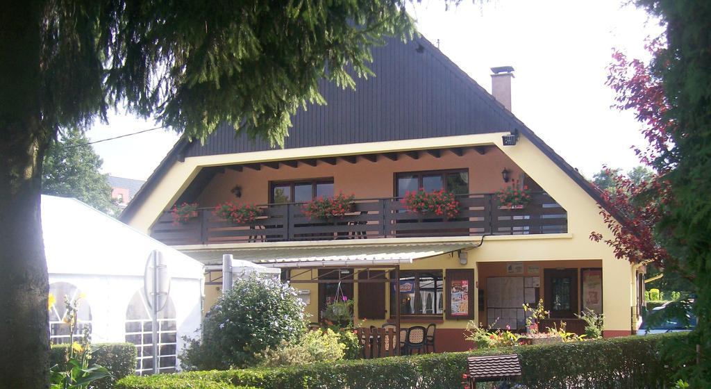 Camping Au Pays De Hanau Hotel Dossenheim-sur-Zinsel Exterior foto